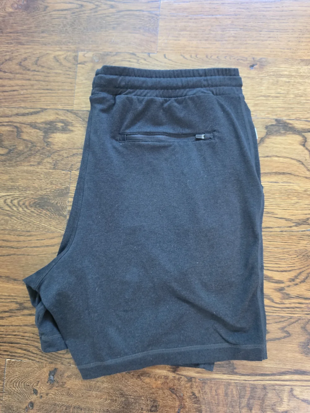 Vuori comfortable athletic